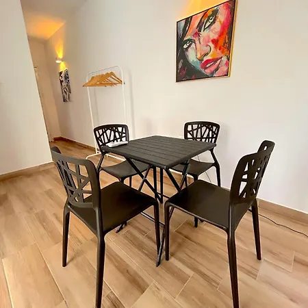 Queen Regina By Platform 357 * Nicosia