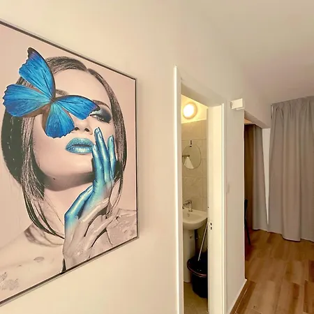 Queen Regina By Platform 357 Apartman *
