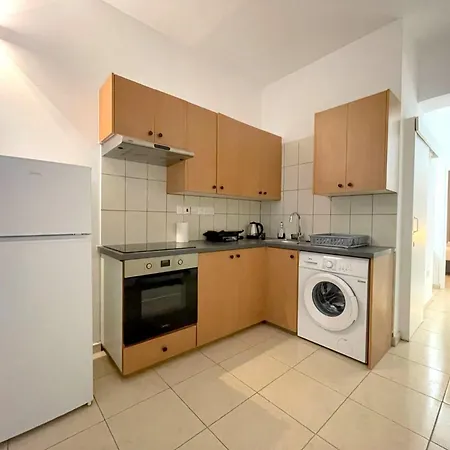 Queen Regina By Platform 357 Apartman *